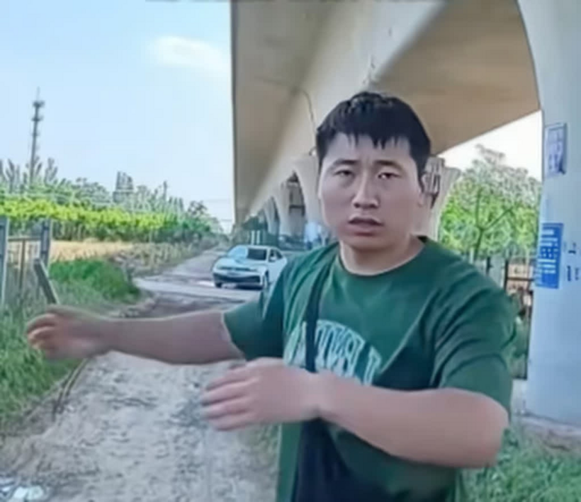 Anh Guo chết lặng khi biết được sự thật rằng Chutou đã bị bán cho một quán thịt chó