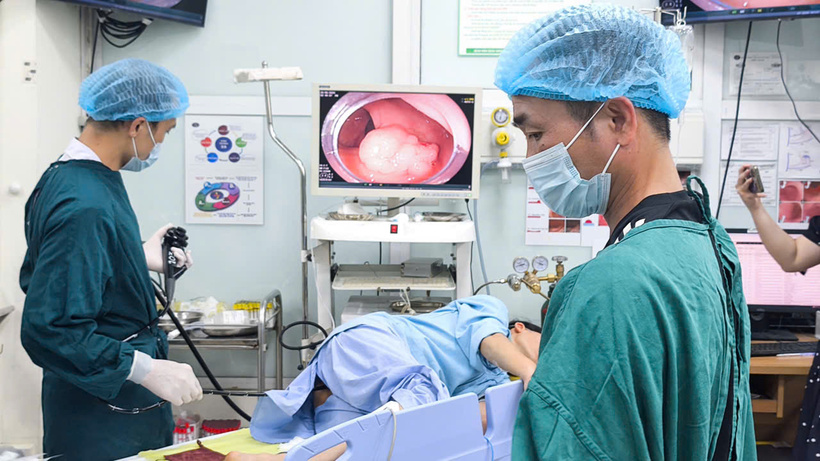 Kỹ thuật ESD, cứu cánh" giúp bệnh nhân có polyp trực tràng lớn bảo tồn được nội tạng. Ảnh: BVCC