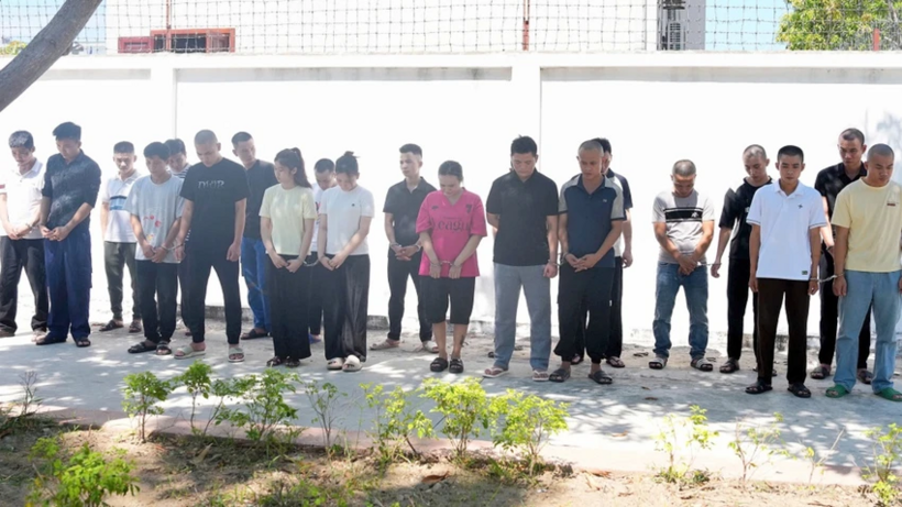 Nhóm thực hiện hành vi lừa đảo bị bắt giữ. (Ảnh: Công an tỉnh Nghệ An)