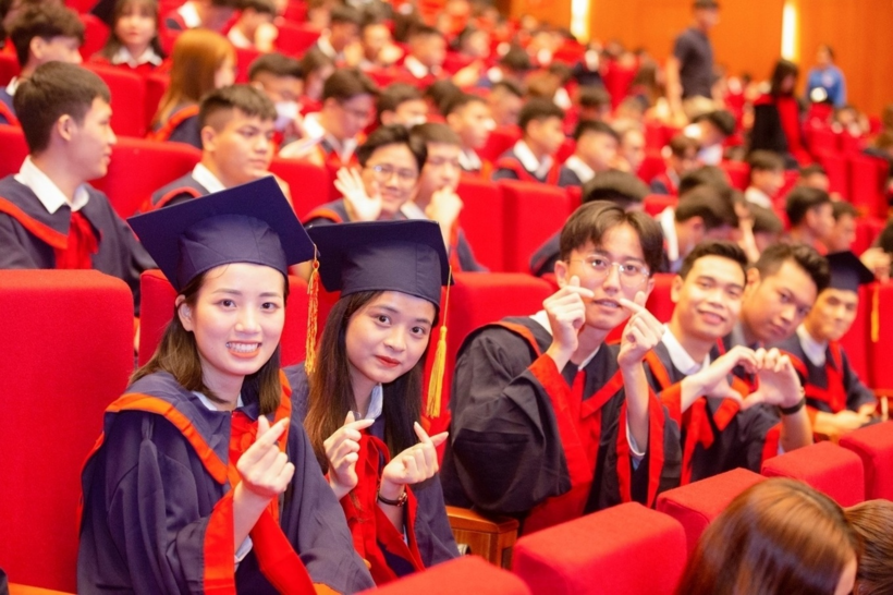 Sinh viên ở Hà Nội. Ảnh: Dân trí