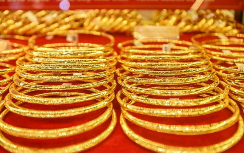 Giá vàng hôm nay (6/6), giá vàng trong nước tiếp tục giảm mạnh. Giá vàng miếng SJC bán ra giảm mạnh 2,8 triệu đồng/lượng so với đầu giờ sáng qua, xuống mức bán ra 153,2 triệu đồng/lượng. Ảnh minh họa