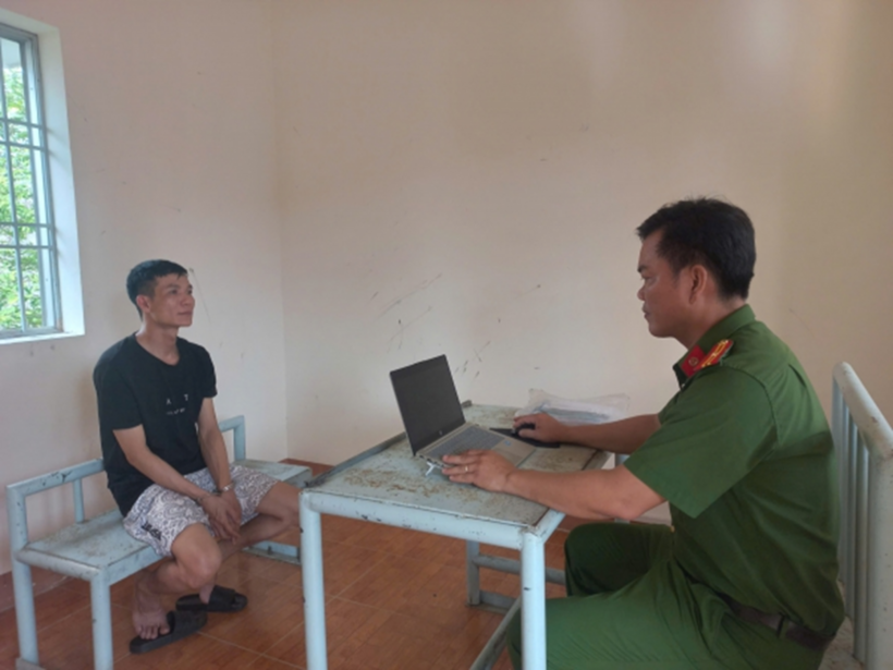 Đối tượng Phương tại cơ quan công an. Ảnh: Công an tỉnh Cà Mau