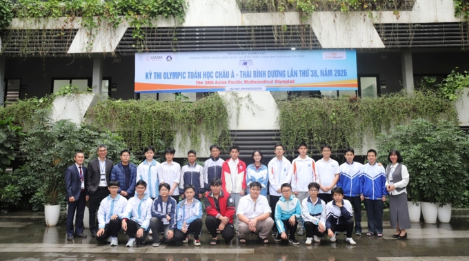 Các học sinh tham gia kỳ thi Olympic Toán học châu Á - Thái Bình Dương. Ảnh: VIASM