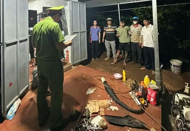 Đối tượng Phong bị cơ quan chức năng bắt giữ để điều tra về hành vi mua bán ma tuý trái phép. Ảnh: Lao động