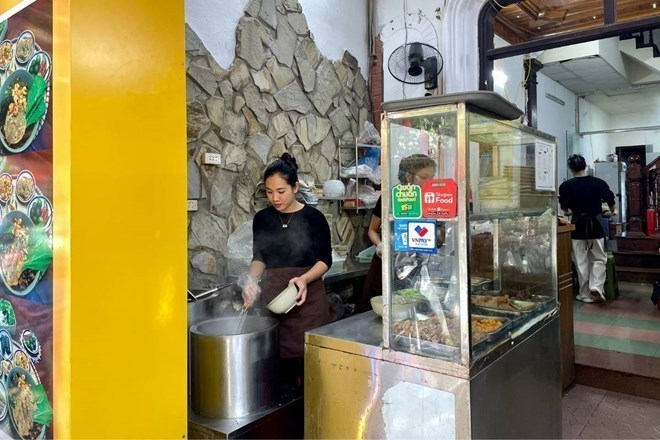 Hộ kinh doanh, cá nhân kinh doanh có doanh thu trên 1 tỉ đồng đến 50 tỉ đồng/năm phải hoàn thành hồ sơ khai thuế quý II/2026 trước ngày 31/7. Ảnh: Thanh Bình/ Theo báo Lao Động.