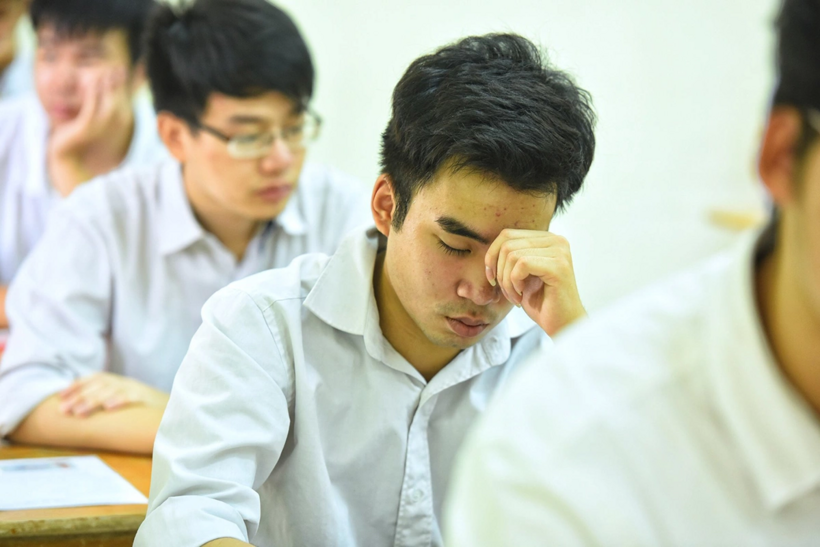 Bên cạnh việc ôn tập kiến thức, thí sinh cũng cần nắm rõ Quy chế thi để tránh những sai sót đáng tiếc có thể dẫn đến bị trừ điểm, đình chỉ thi hoặc thậm chí hủy kết quả thi. Ảnh minh họa