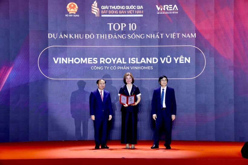 Vinhomes Royal Island lọt “Top 10 dự án khu đô thị đáng sống nhất Việt Nam”