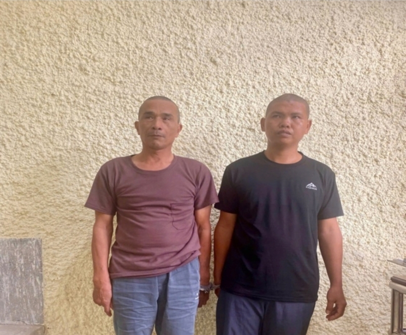 Đối tượng Tạ Vương Anh Tuấn (bên trái) và đối tượng Phạm Xuân Hải (bên phải) tại cơ quan Công an. Ảnh Công an Lạng Sơn.