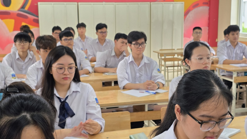 Theo thống kê của Bộ GD&ĐT, kỳ thi tốt nghiệp THPT năm 2026 có 1.223.776 thí sinh đăng ký dự thi, tăng hơn 61.600 em so với năm trước. (Ảnh: Báo Chính phủ)