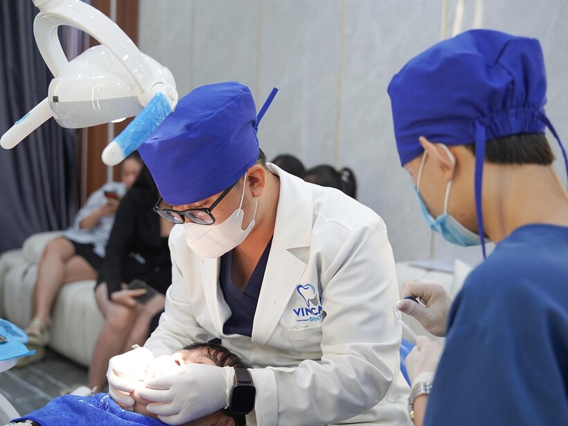 Sự minh bạch trong phác đồ điều trị và chi phí là yếu tố tiên quyết để bảo vệ quyền lợi y tế của khách hàng .
