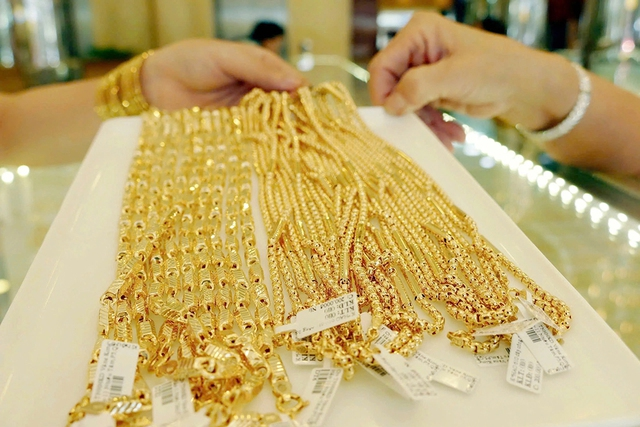 Giá vàng hôm nay (10/6): Vàng đồng loạt bất động sau một ngày lao dốc. (Ảnh: Thanh niên)