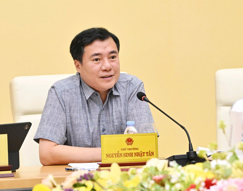 Thứ trưởng Nguyễn Sinh Nhật Tân cho biết Luật Thương mại điện tử 2025 sẽ tăng cường quản lý thị trường số, kiểm soát hàng giả, hàng nhái và thúc đẩy môi trường kinh doanh minh bạch, an toàn.