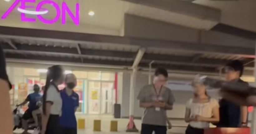 Vụ việc nữ khách hàng bị vu khống, xúc phạm danh dự tại Aeon Mall Long Biên gây xôn xao mạng xã hội. (Ảnh cắt clip)