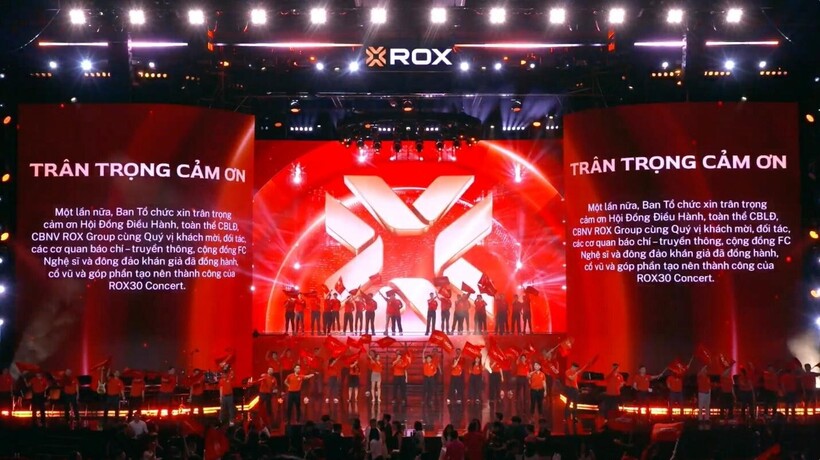 Khoảnh khắc tri ân khép lại đêm diễn ROX30 Concert - Vươn mình rực rỡ
