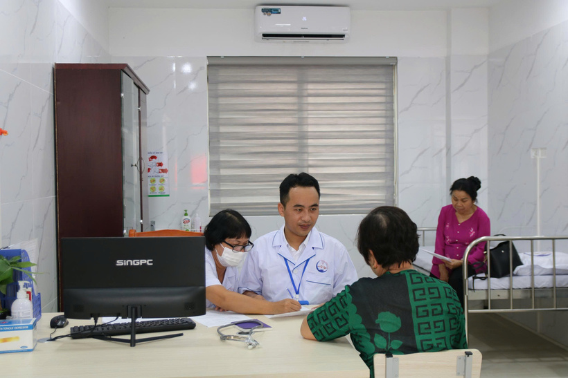 Hà Nội: Khẩn trương rà soát, lập danh sách đối tượng khám sức khỏe định kỳ, khám sàng lọc miễn phí. Ảnh: SYTHN