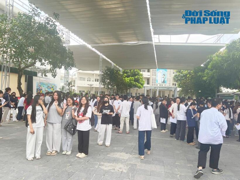 Hơn 1,2 triệu sĩ tử làm thủ tục thi tốt nghiệp THPT 2026