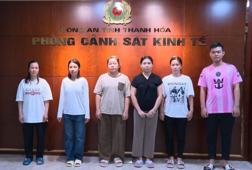 Các đối tượng tại cơ quan công an. (Ảnh: Công an tỉnh Thanh Hóa)