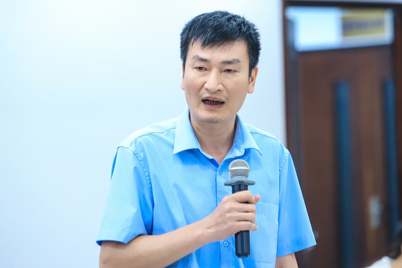 Các đại biểu thảo luận tại hội nghị.