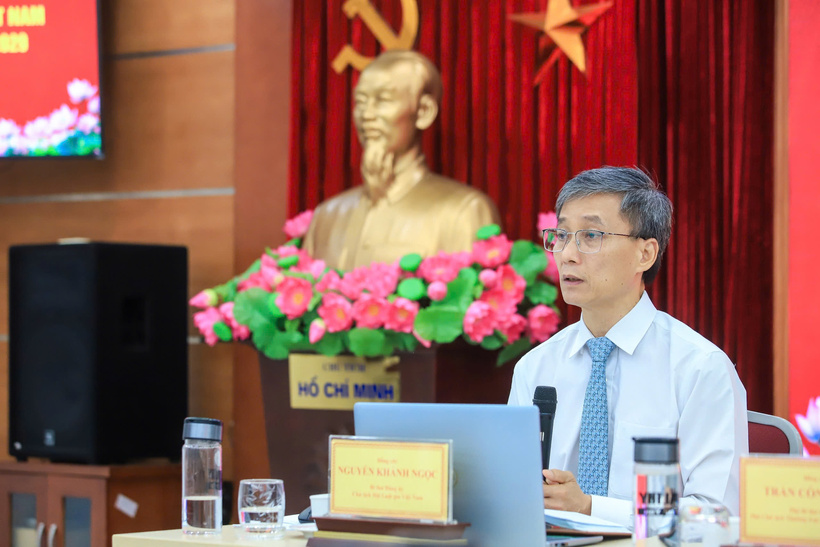 Đồng chí Nguyễn Khánh Ngọc – Bí thư Đảng ủy, Chủ tịch Hội Luật gia Việt Nam phát biểu tại hội nghị.