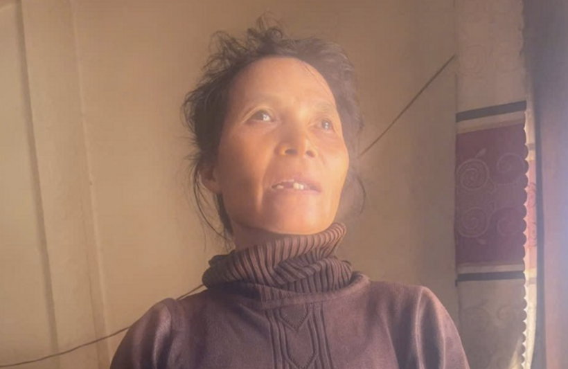 Bà K'Tik được lực lượng chức năng tìm thấy, đưa về nhà an toàn. Ảnh: Công an Lâm Đồng