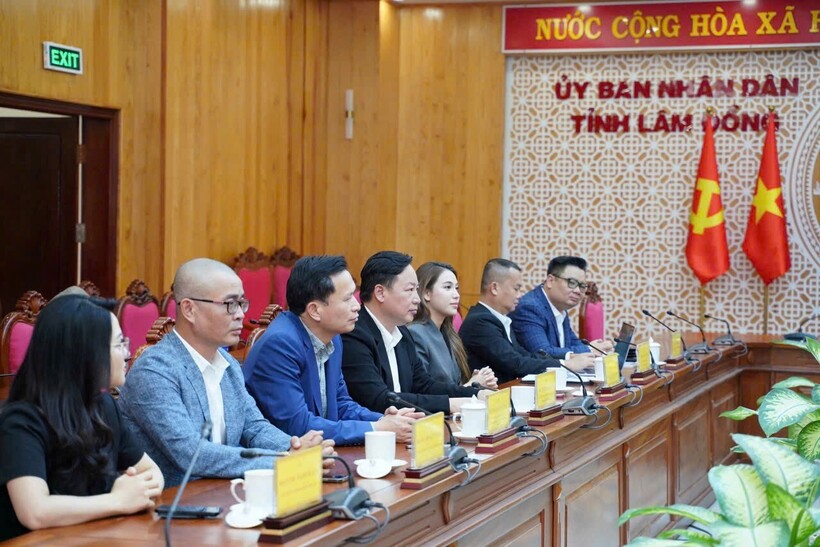 Ban Lãnh đạo Tập đoàn KITA Group tại buổi làm việc.