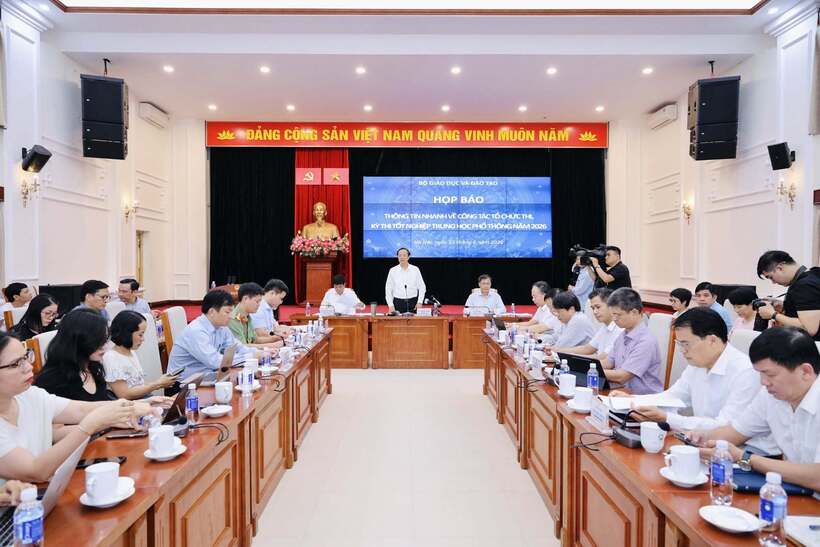 Quang cảnh cuộc họp