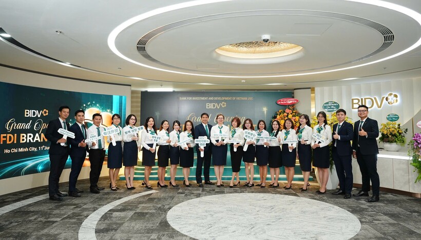 Tập thể Chi nhánh FDI I ngày khai trương hoạt động.