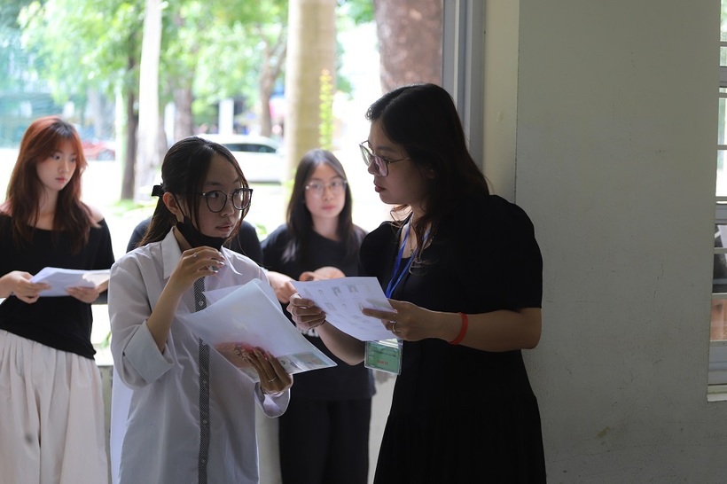 Ngày 11/6, hơn 1,2 triệu thí sinh trên cả nước đã hoàn thành bài thi môn Văn và Toán. Ảnh: Lê Liên.