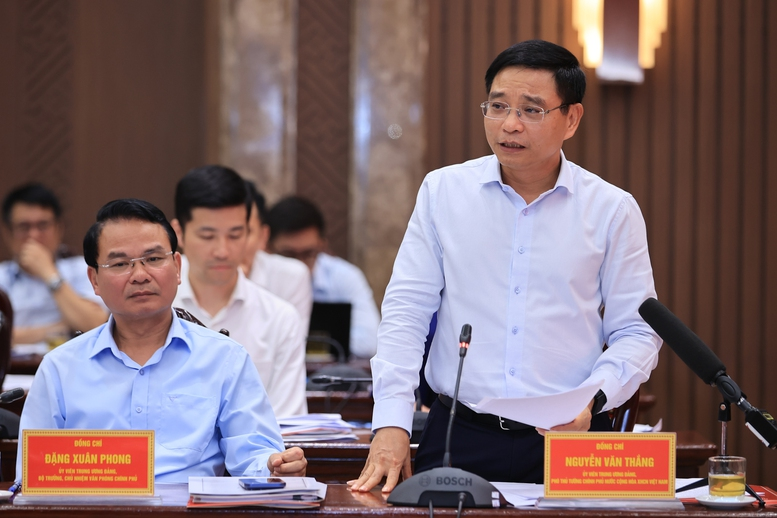 Đồng chí Nguyễn Văn Thắng, Ủy viên Trung ương Đảng, Phó Thủ tướng Chính phủ phát biểu tại cuộc làm việc - Ảnh: VGP/Nhật Bắc