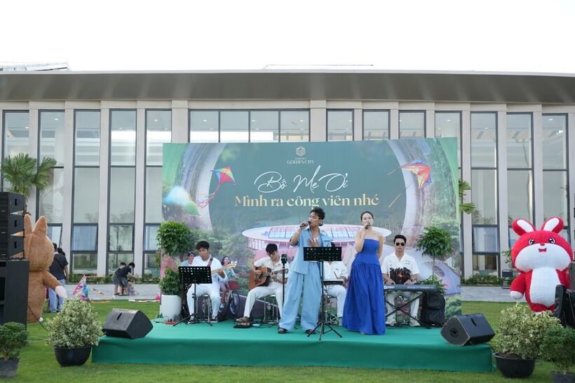 Sự kiện “Bố mẹ ơi, mình ra công viên nhé” tại Central Forest thu hút đông đảo gia đình trẻ tham gia