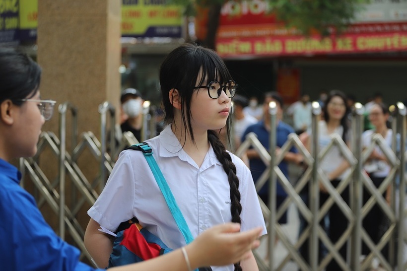 Thí sinh tham dự kỳ thi vào lớp 10 năm 2026 ở Hà Nội. Ảnh: Lê Liên.