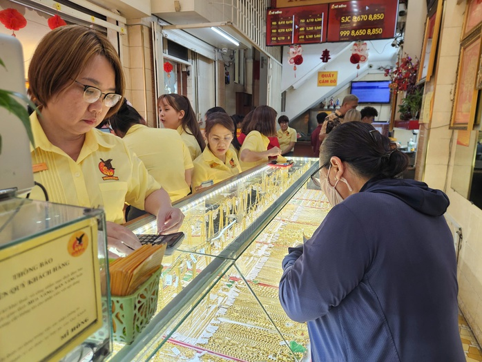 Gia vang tang manh.png