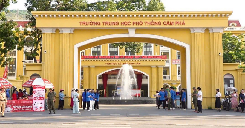 Điểm thi Trường THPT Cẩm Phả nơi xảy ra vụ việc.