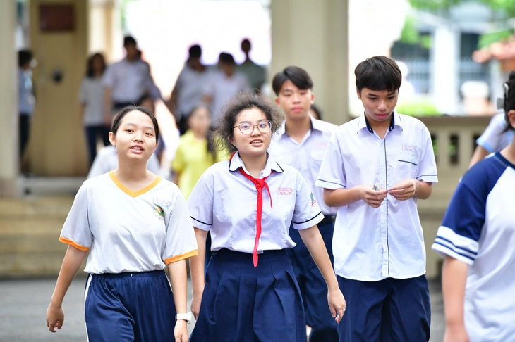 Thí sinh tham dự kỳ thi vào lớp 10 năm 2026 tại TP.HCM - Ảnh: DUYÊN PHAN