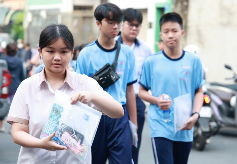 Thí sinh thi vào lớp 10 tại TPHCM. Ảnh: Tiền phong.