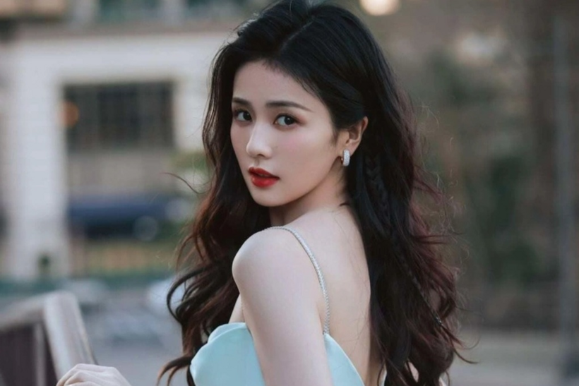 Bạch Lộc đối mặt với làn sóng nghi vấn liên quan đến danh hiệu Diễn viên cấp III quốc gia.