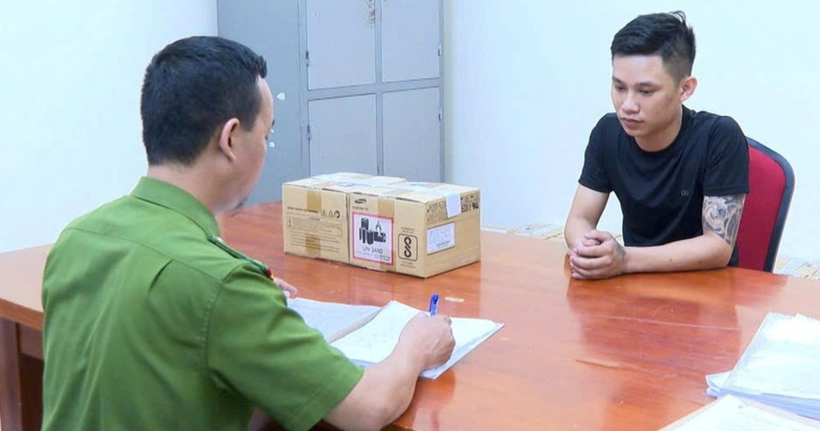 Đối tượng và tang vật liên quan vụ án. (Ảnh: Công an TP Hải Phòng)