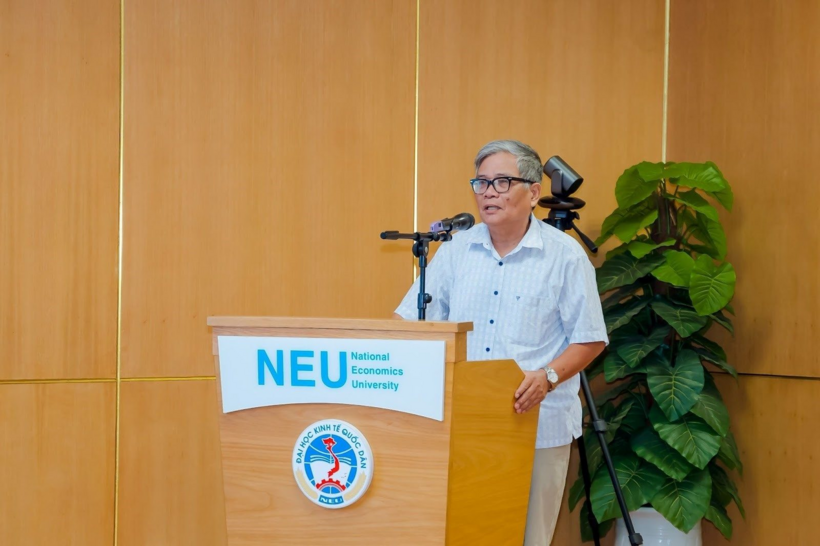 GS.TS Đặng Đình Đào phát biểu với vai trò là giảng viên hướng dẫn khoa học.