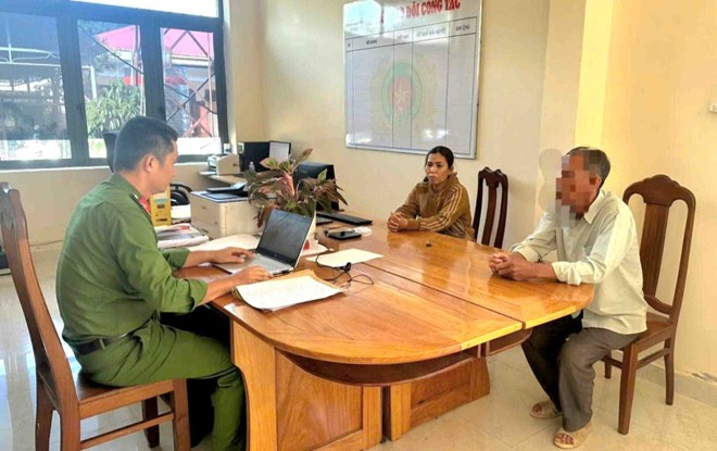 Sau hơn 6 năm trốn truy nã, Nguyễn Thị Liễu đã đến cơ quan công an đầu thú. (Ảnh: Công an tỉnh Lâm Đồng)