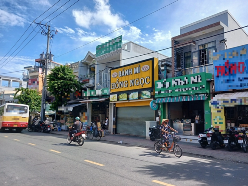 Cơ sở bánh mì Hồng Ngọc 37 trên đường Lý Thường Kiệt đóng cửa trong ngày 17/6. Ảnh: Tuổi trẻ Online.
