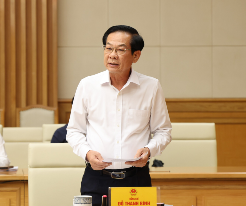 Bộ trưởng Bộ Nội vụ Đỗ Thanh Bình báo cáo tại Hội nghị - Ảnh:VGP/Thu Giang