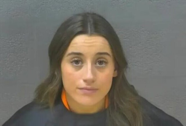Carly Rae Webb. Ảnh: Blue Ridge Regional Jail.