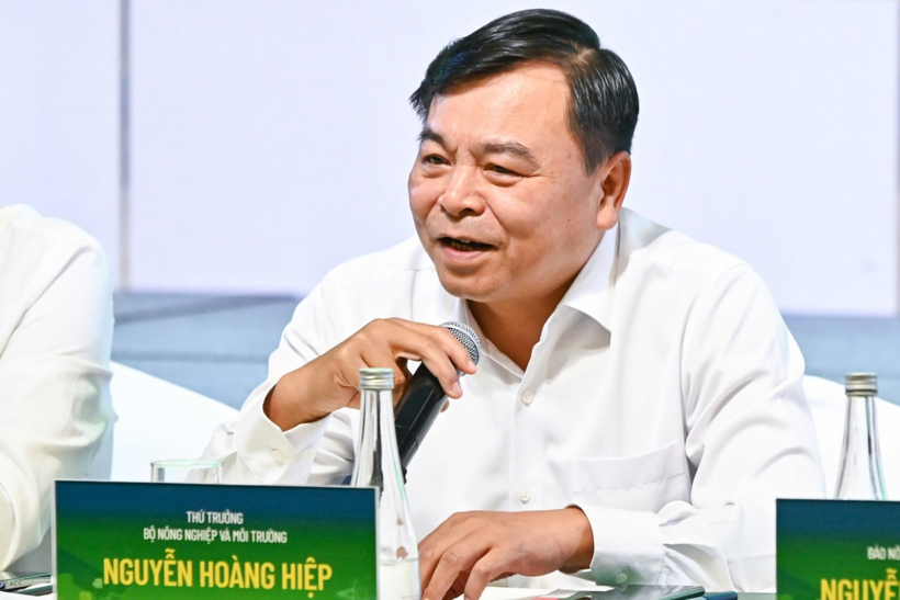 Thứ trưởng Nguyễn Hoàng Hiệp thông tin tại diễn đàn (Ảnh: Tùng Đinh).