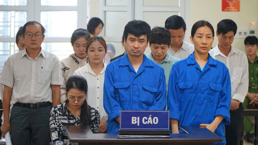 Các bị cáo và những người liên quan vụ án tại tòa. (Ảnh: Pháp luật TP.HCM)