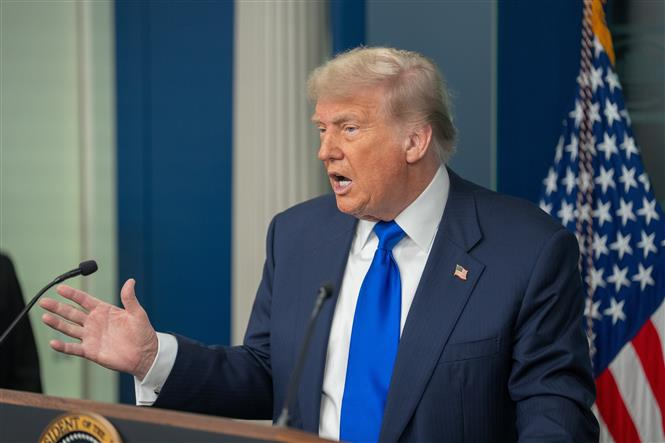 Tổng thống Mỹ Donald Trump phát biểu tại Nhà Trắng. (Ảnh: THX/TTXVN)