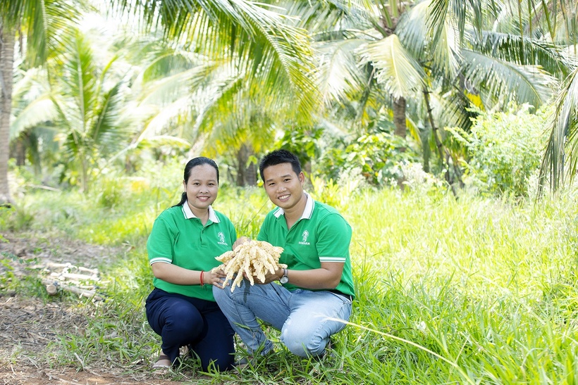 Chị Thạch Thị Chal Thi cùng chồng – anh Phạm Đình Ngãi.