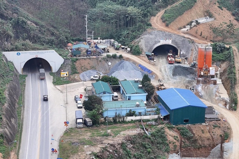 Theo kế hoạch, Dự án mở rộng đoạn Yên Bái - Lào Cai được triển khai trong giai đoạn 2025 - 2027, phấn đấu cơ bản hoàn thành trong năm 2026 theo chỉ đạo của Thủ tướng Chính phủ