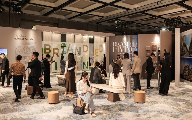 Đông đảo khách hàng tham quan triển lãm trải nghiệm Branded Living – ”Thấu” sáng 19/06/2026 tại Masterise Homes Sales Gallery, Ocean Park 3.