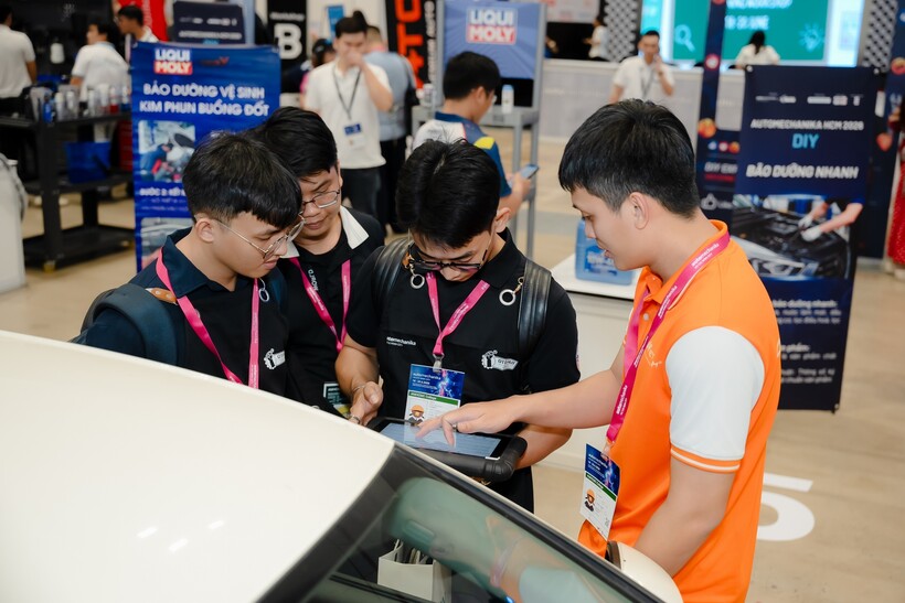 DIY Experience Zone: Không gian&nbsp;&nbsp;&nbsp;&nbsp;&nbsp; trải&nbsp;&nbsp;&nbsp; nghiệm kỹ thuật dành cho người tham gia