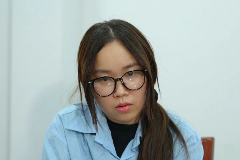 Chân dung đối tượng Nguyễn Thị Kim Anh tại cơ quan điều tra (Ảnh: Chụp từ màn hình VTV)./ Theo Dân trí.
